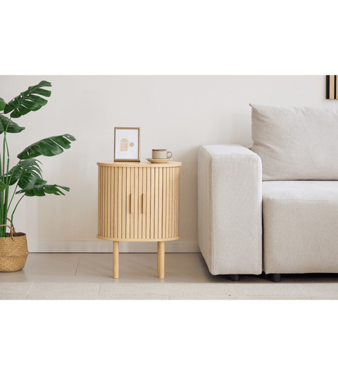 Penelope sengebord med jalousilåger i egetræslook – 45x35x60 cm