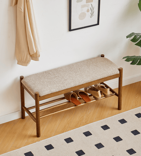 Mathew bænk i røget eg med polstret sæde i sand 90x35x45 cm