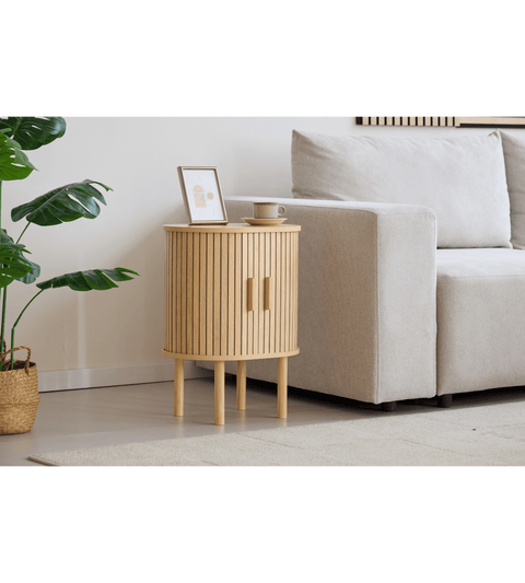 Penelope sengebord med jalousilåger i egetræslook – 45x35x60 cm