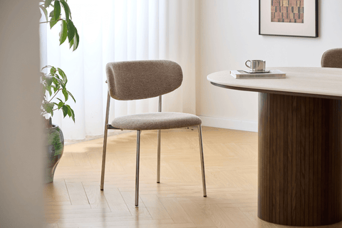 Lucinda spisebodsstol i chrome med sand tekstil