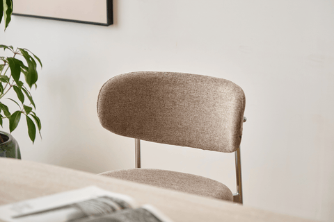 Lucinda spisebodsstol i chrome med sand tekstil