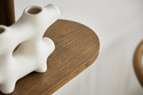 Juliet væghylde i røget eg med 5 hylder H:140 x B:22 x B:75 cm