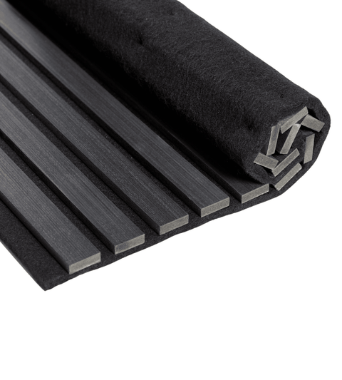 Premium fleksibel akustikpanel i sort egetræsfiner 2600x520x18 mm