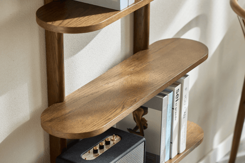 Juliet væghylde i røget eg med 5 hylder H:140 x B:22 x B:75 cm