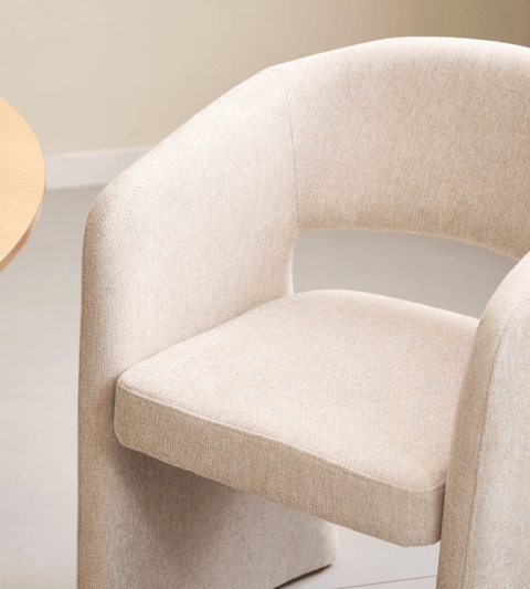 Daniella spisebordsstol med armlæn i beige