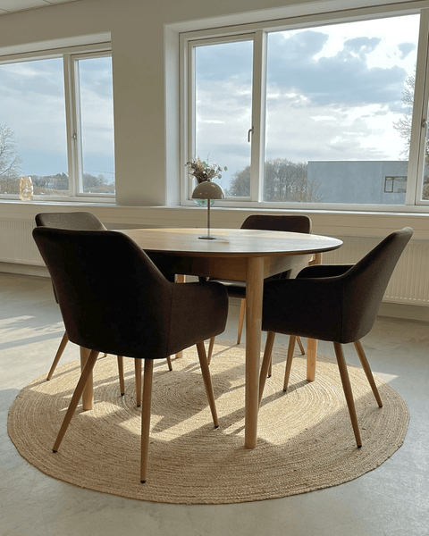Jenna spisebordstol - brun tekstil med egelook
