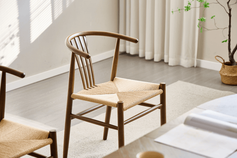 Naomi spisebordsstol i røget bøg med fletsæde