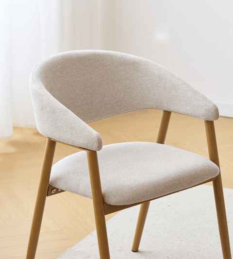 Ebba spisebordsstol - Beige tekstil med ben i egelook