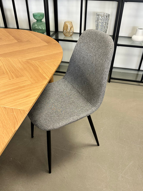 Anna spisebordsstol - Grå tekstil med sorte ben