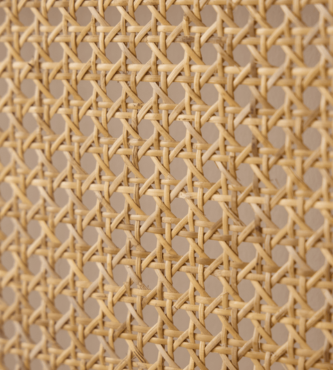 Jamie sengeramme i eg med sengegavl i rattan flet 180x200 cm