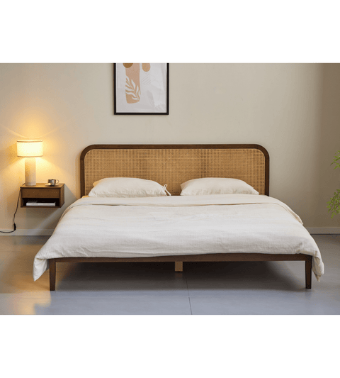 Jamie sengeramme i røget eg med sengegavl i rattan flet 180x200 cm