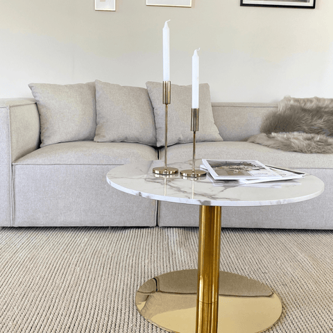 Lazio rundt sofabord i hvid marmor look med guld/messing ben Ø70 cm