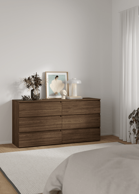 Maise kommode H:70 x B:138 x B:41 cm med 6 skuffer i røget egelook