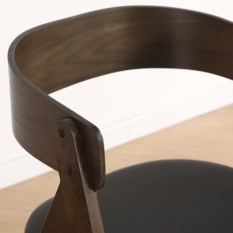 Samantha træstol i røget eg med sort PU sæde