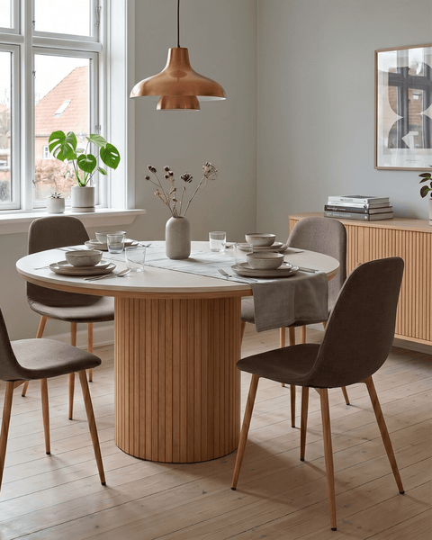 Anna spisebordsstol - brun tekstil med egelook